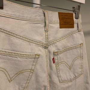 Levi’s high rise “rib cage” jeans | 25